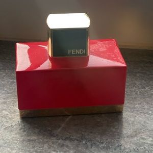 Fendi L’Acquarossa perfume